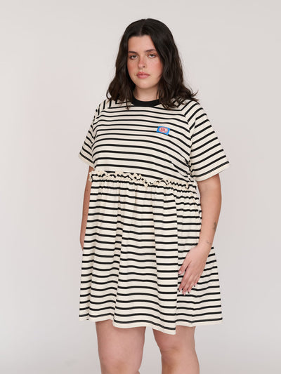 collection-curve, model:Bella wears size XXL and is 5’10”