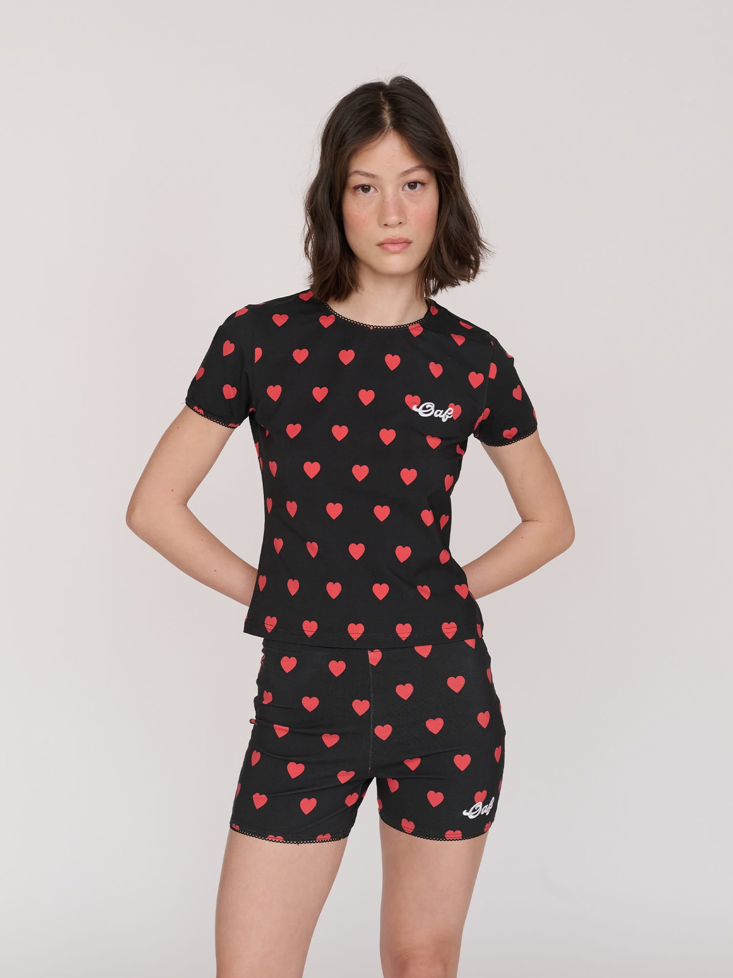 衣更真緒 shuffle casual 79個 Lots Of Love T-Shirt – Lazy Oaf