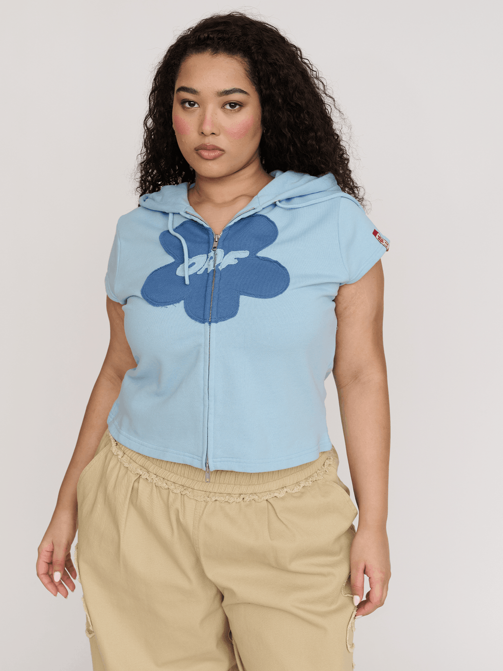 collection-curve, model:Zaynab wears size XXL and is 5’8”