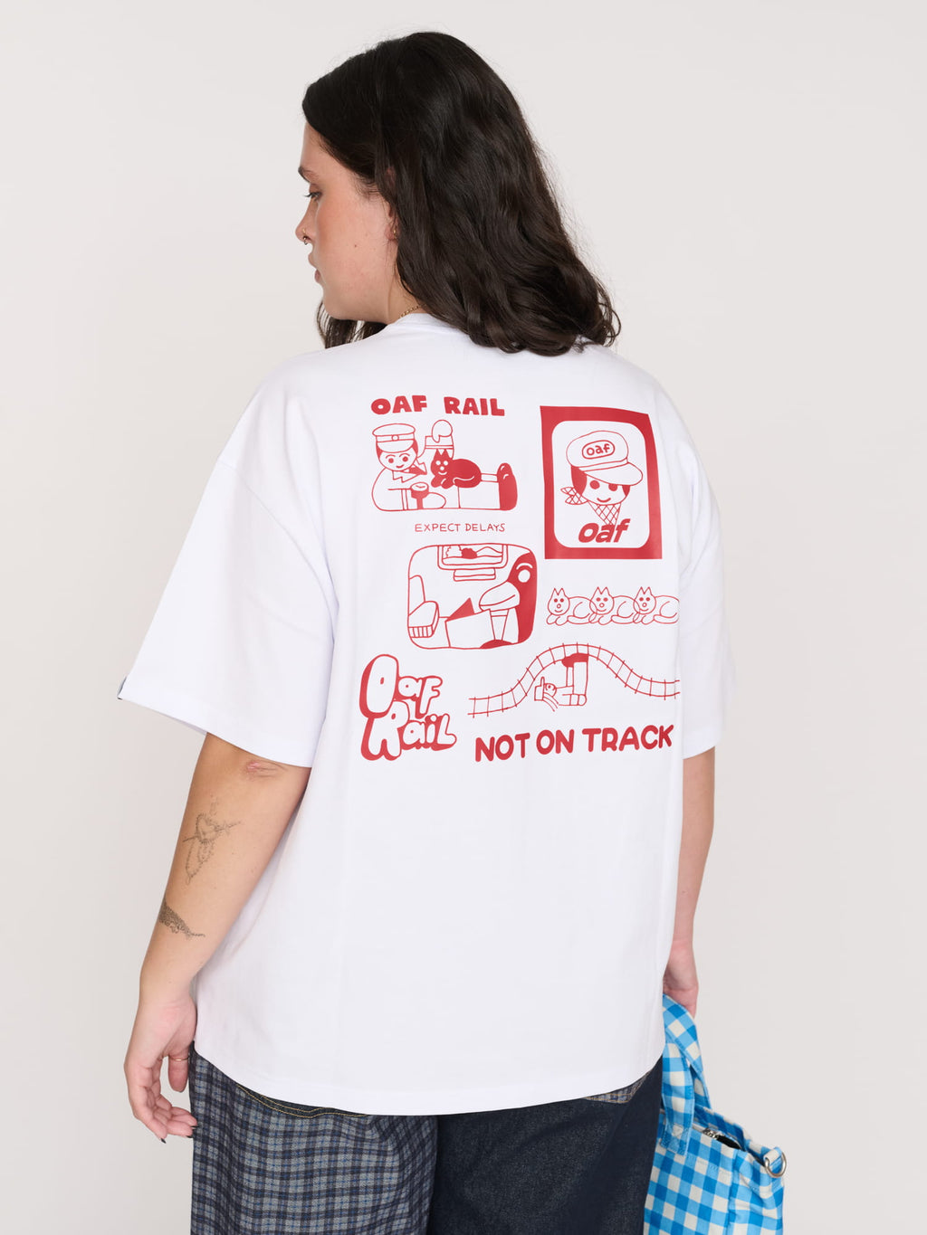 model:Bella wears size XXL and is 5’10”