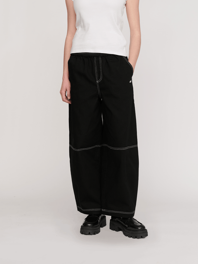 Collection-women-landing, collection-women-new-in-1, collection-womens-trousers, model:Emmie wears size S and is 5’6”