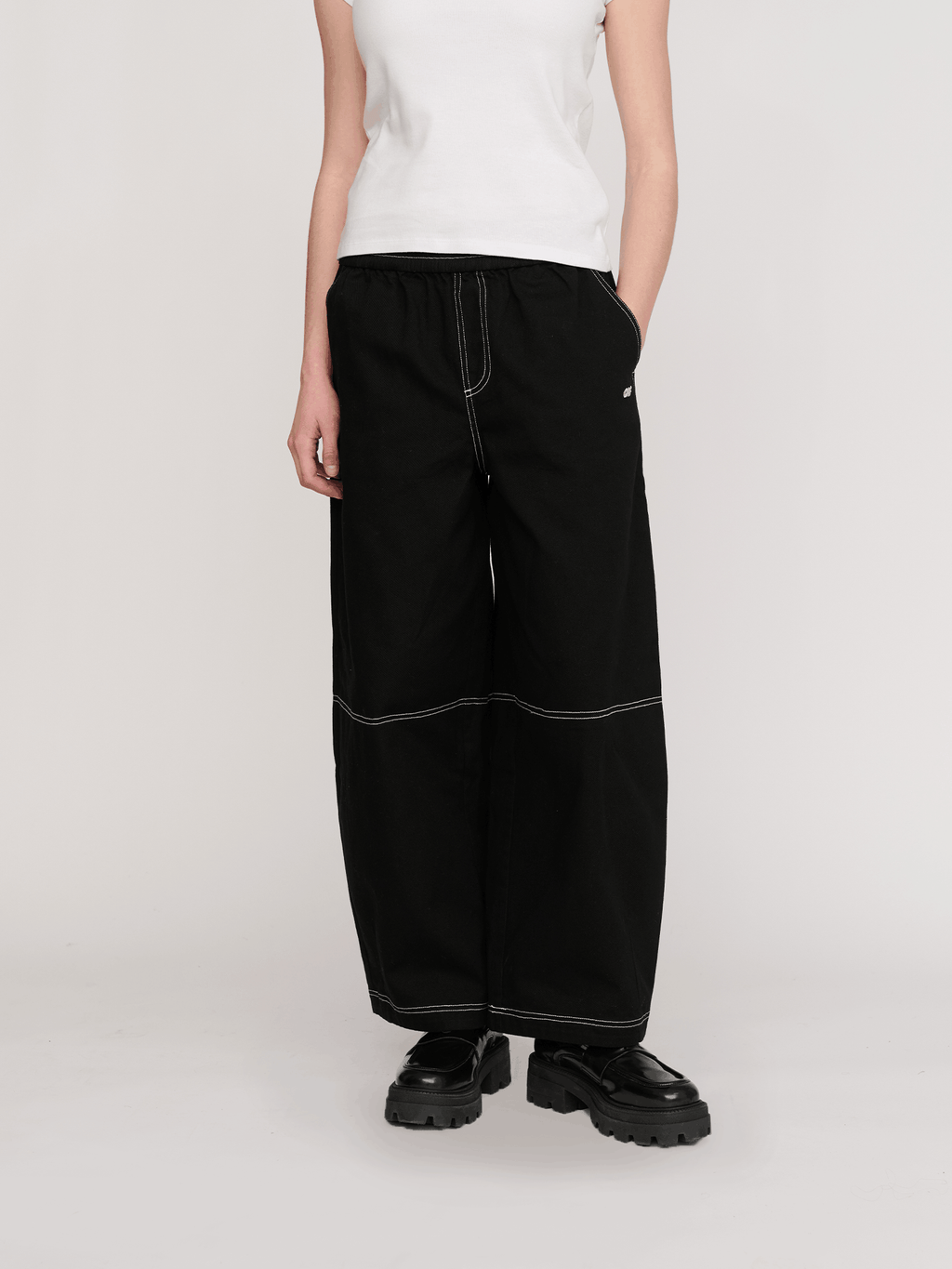 Collection-women-landing, collection-women-new-in-1, collection-womens-trousers, model:Emmie wears size S and is 5’6”