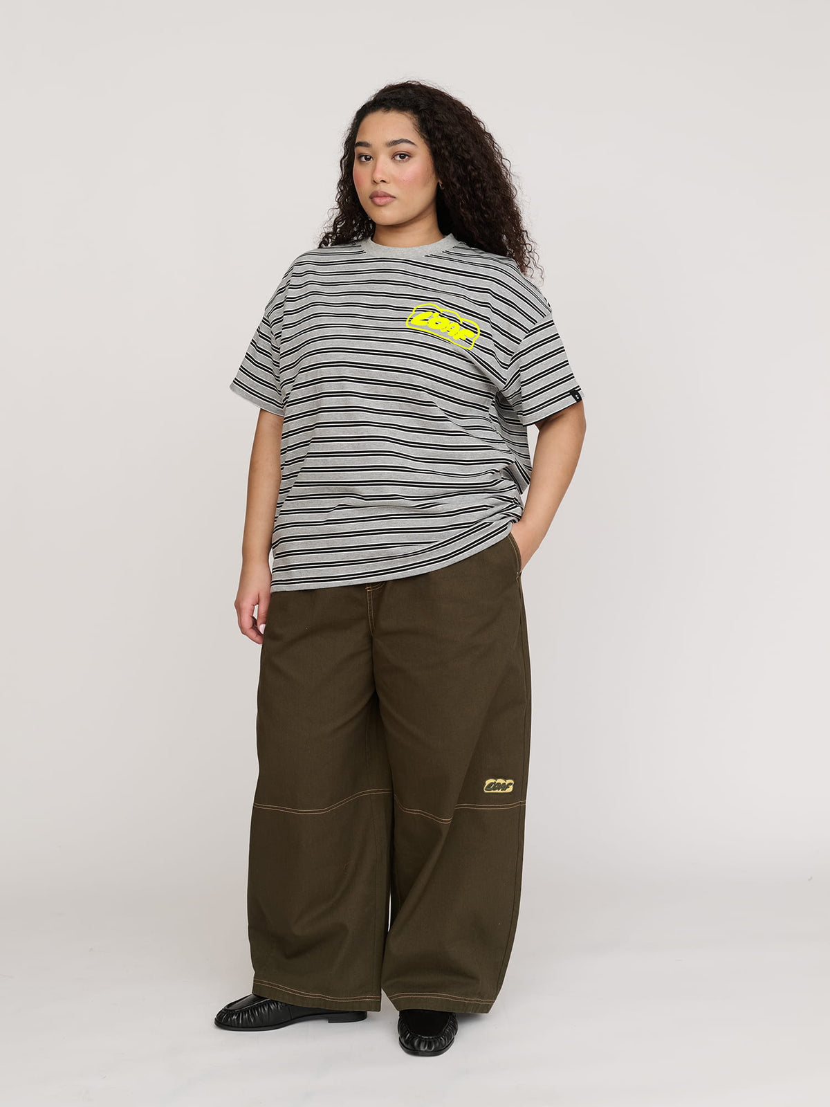 model:Zaynab wears size 18 and is 5’8”