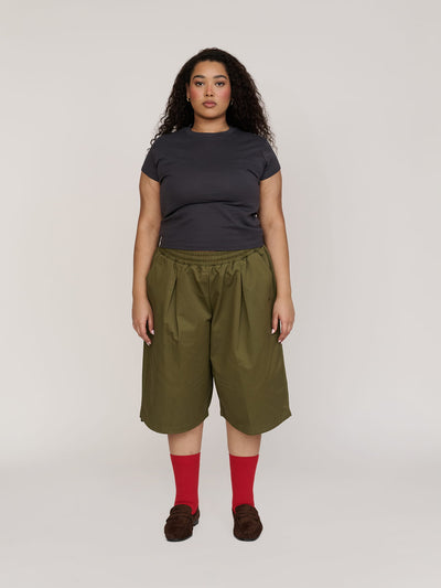 model:Zaynab wears size XXL and is 5’8”