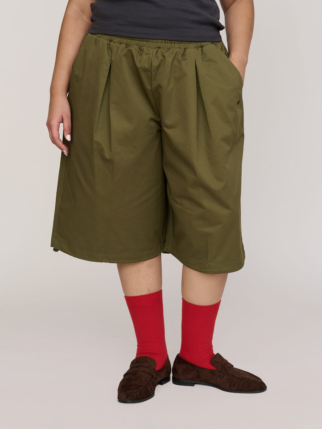 collection-curve, model:Zaynab wears size XXL and is 5’8”, collection-curve-bottoms