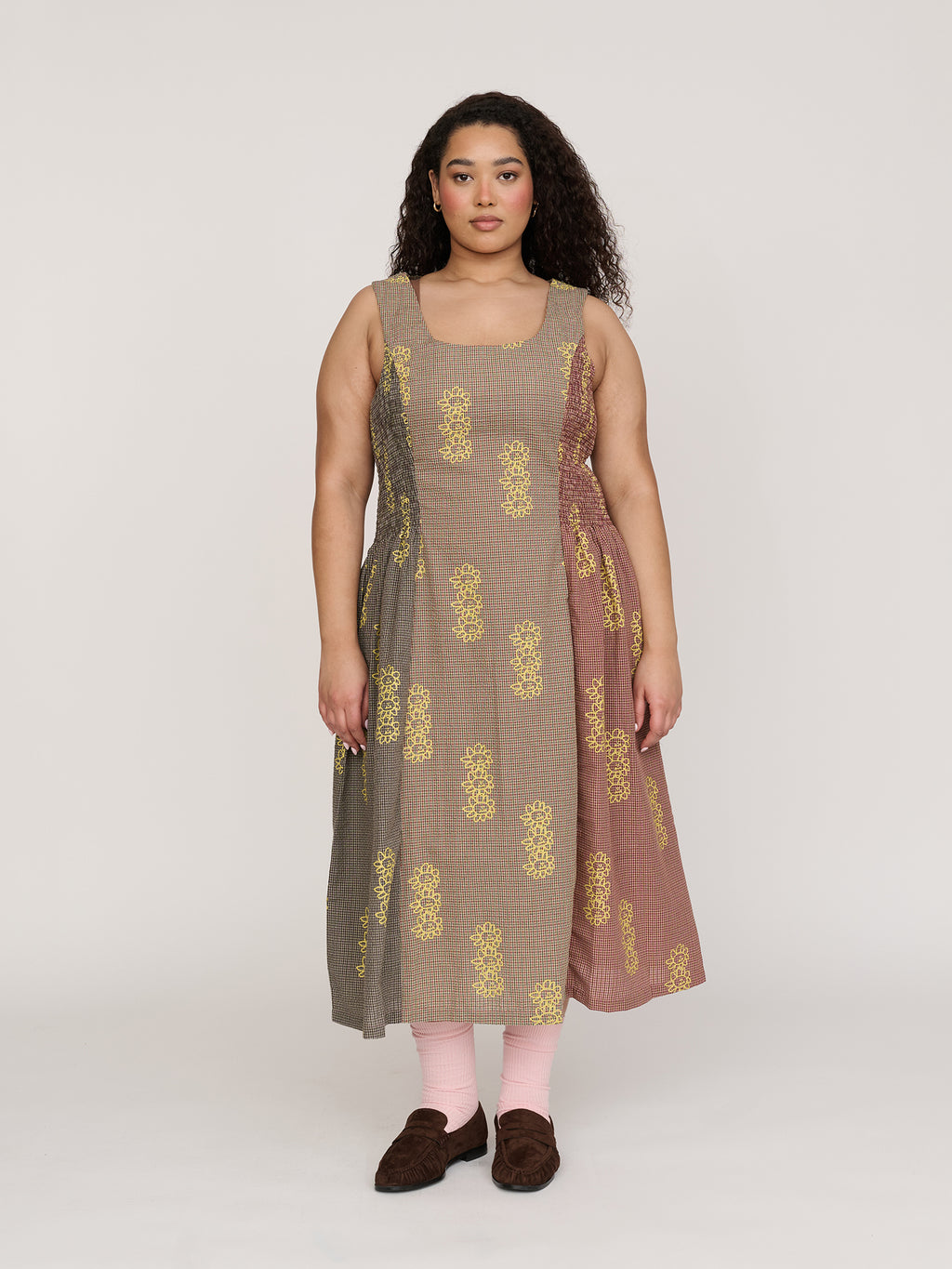 collection-curve, model:Zaynab wears size 18 and is 5’8”