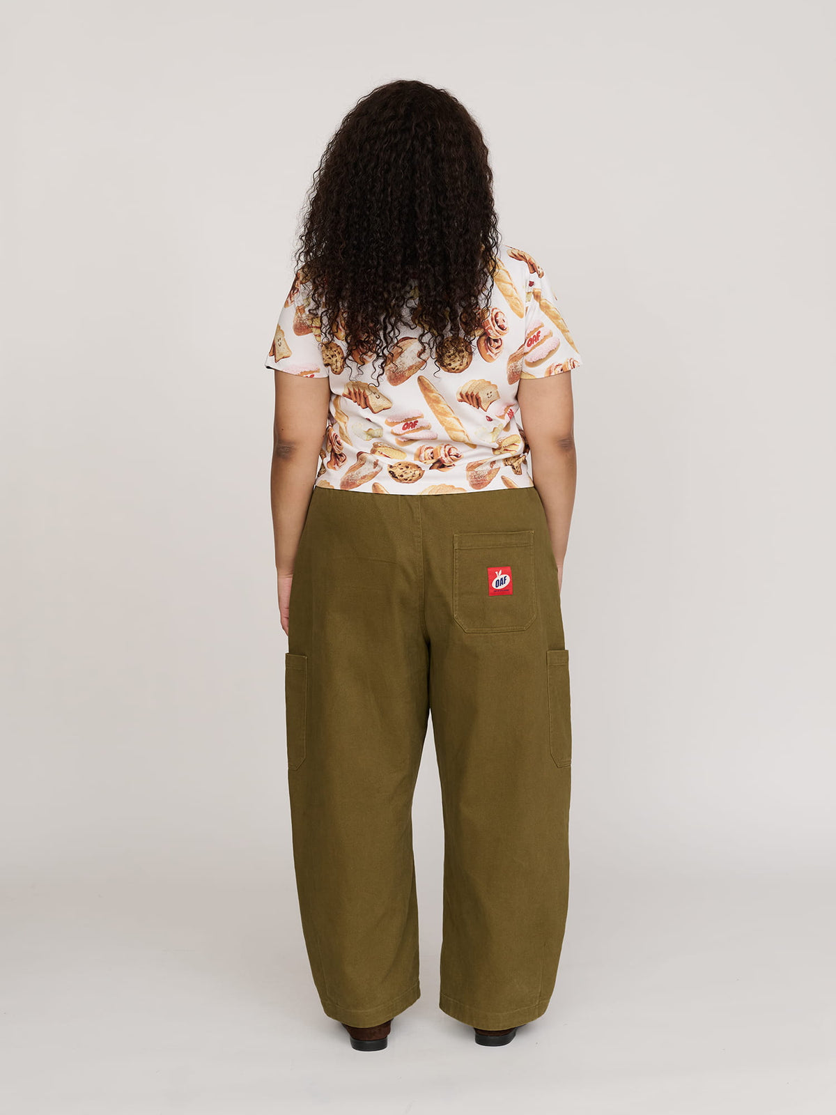 model:Zaynab wears size XXL and is 5’8”
