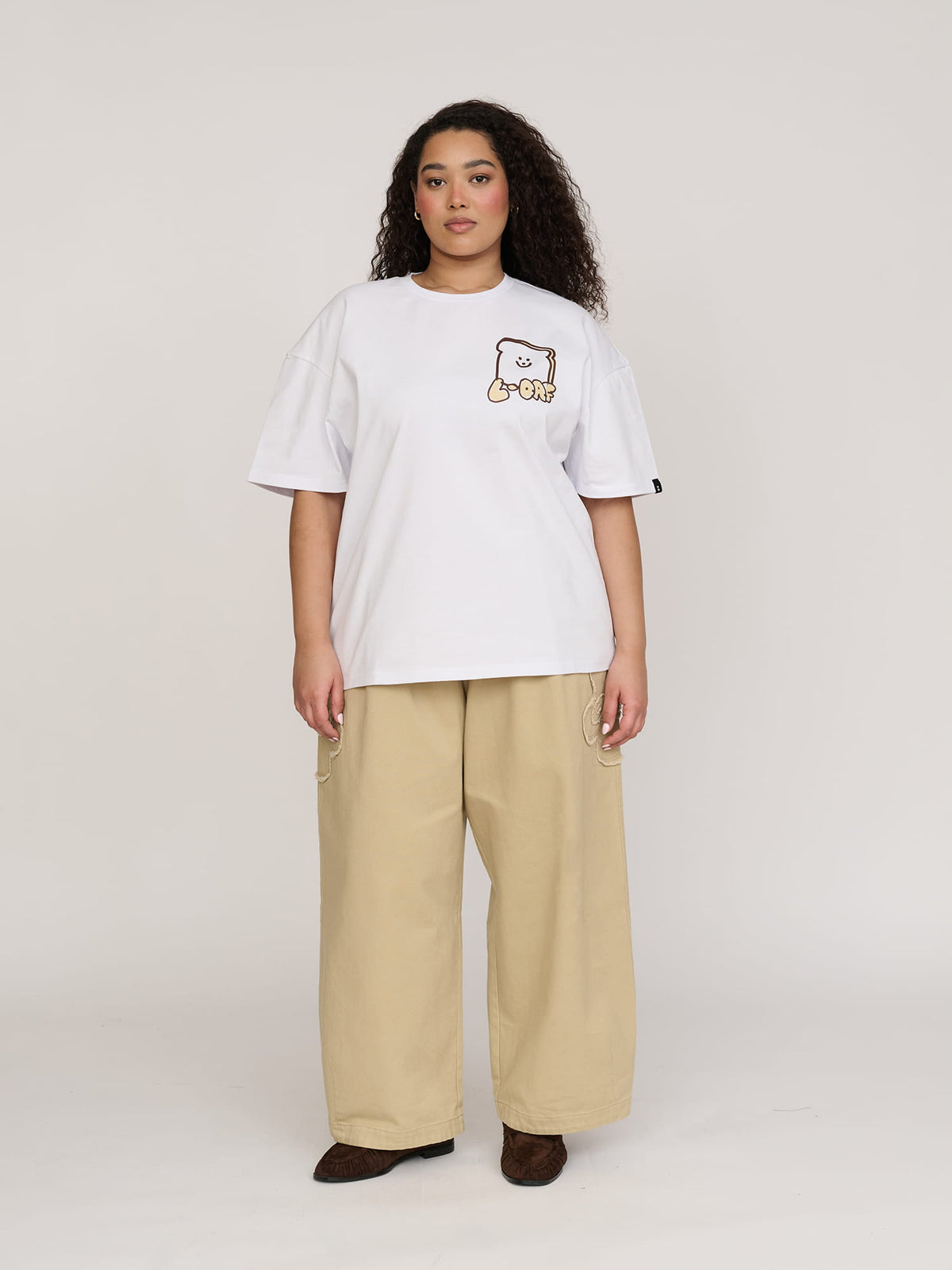 model:Zaynab wears size XXL and is 5’8”