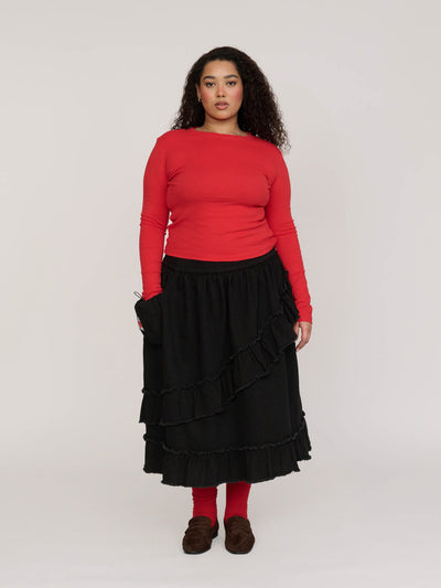 collection-curve, model:Zaynab wears size XXL and is 5’8”