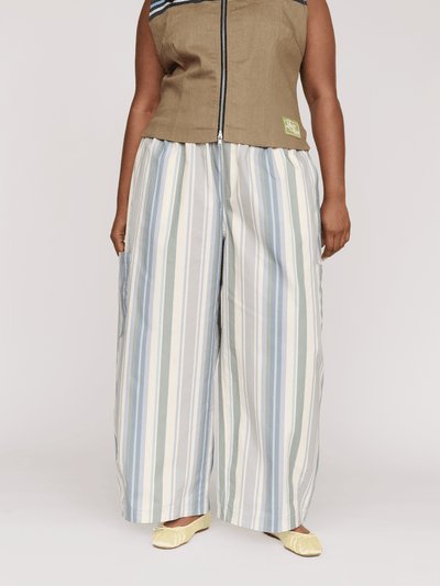 collection-curve, model:Sha wears size XXL and is 5’9”