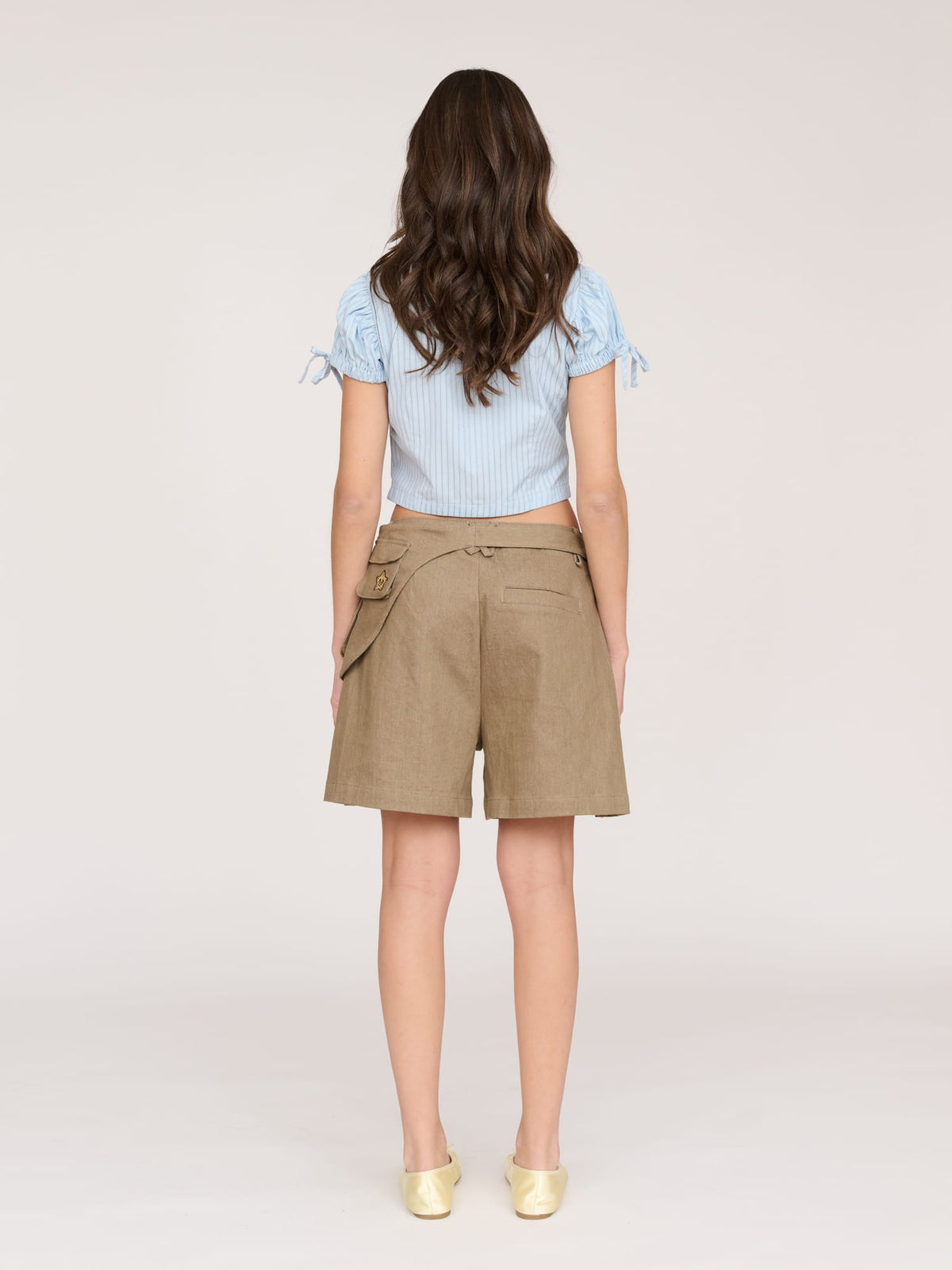 model:Azul wears size 8 and is 5’8”