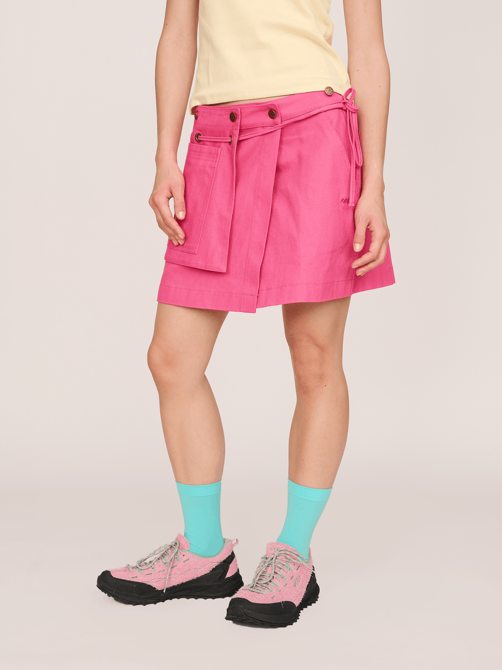 model:Jess wears size 8 and is 5’7”