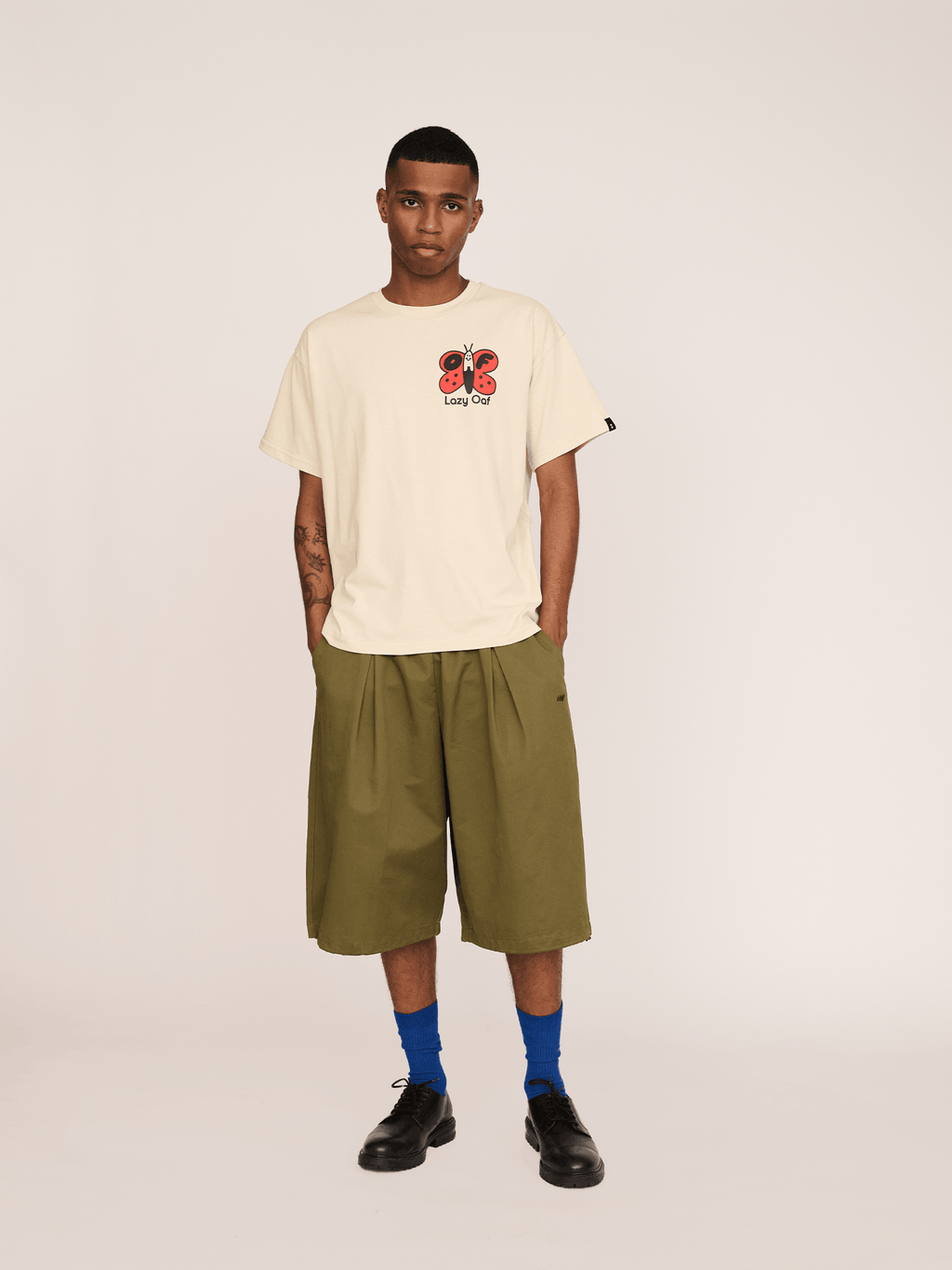 model:Paris wears size L and is 6’2”