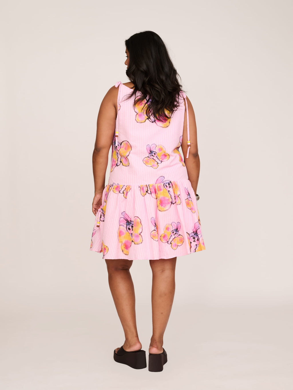 model:Sha wears size XXL and is 5’9”