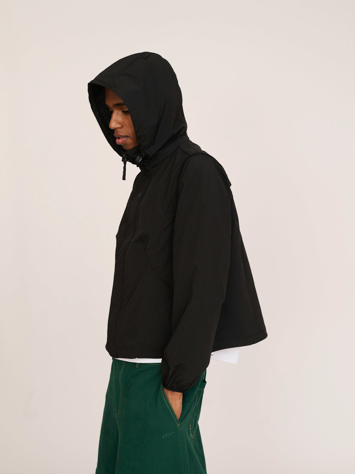 model:Paris wears size L and is 6’2”
