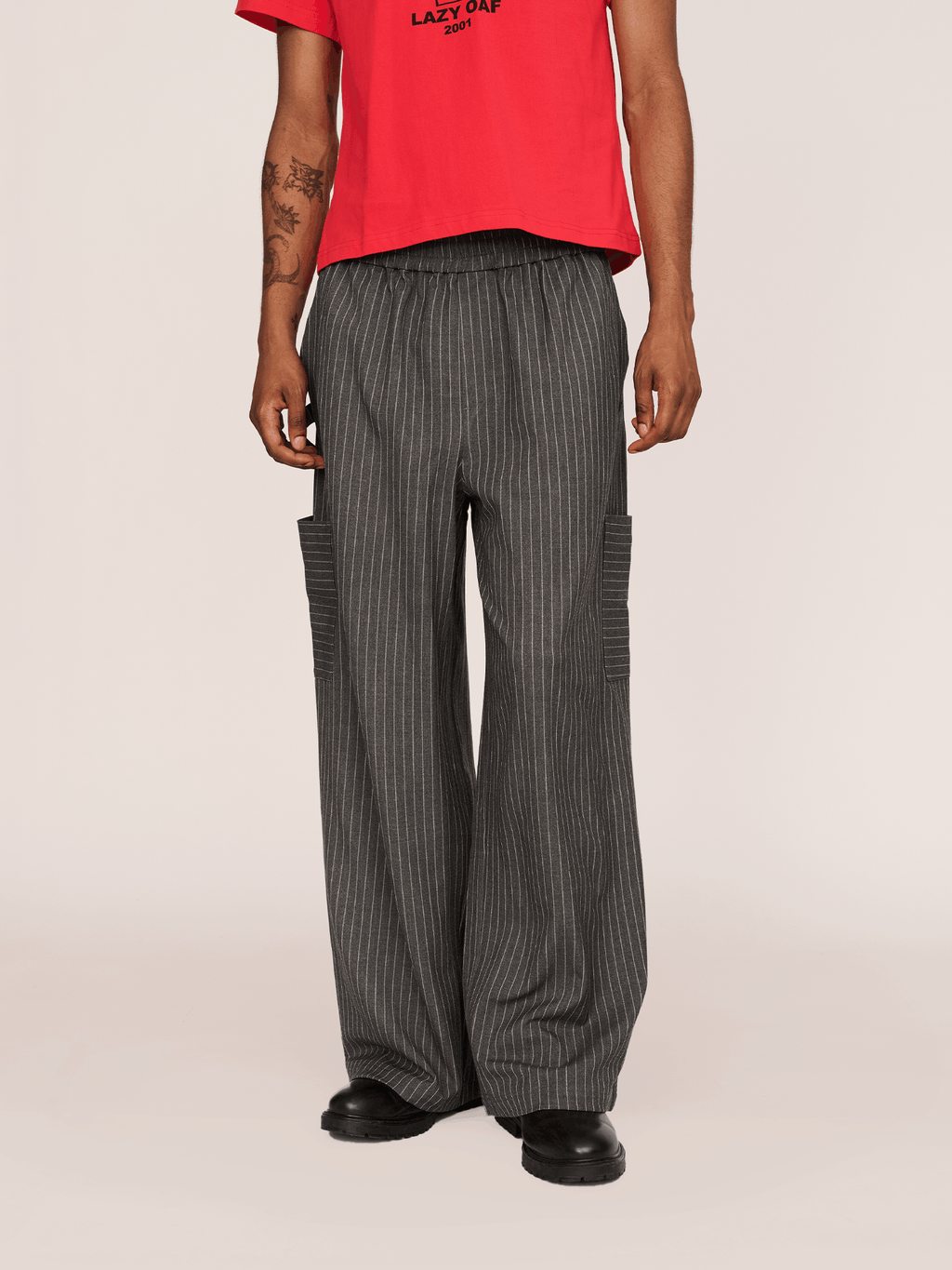 Collection-men-landing, collection-men-new-in-1, collection-men, collection-mens-trousers, collection-mens-bottoms, collection-summer-stripes, model:Paris wears size L and is 6’2”