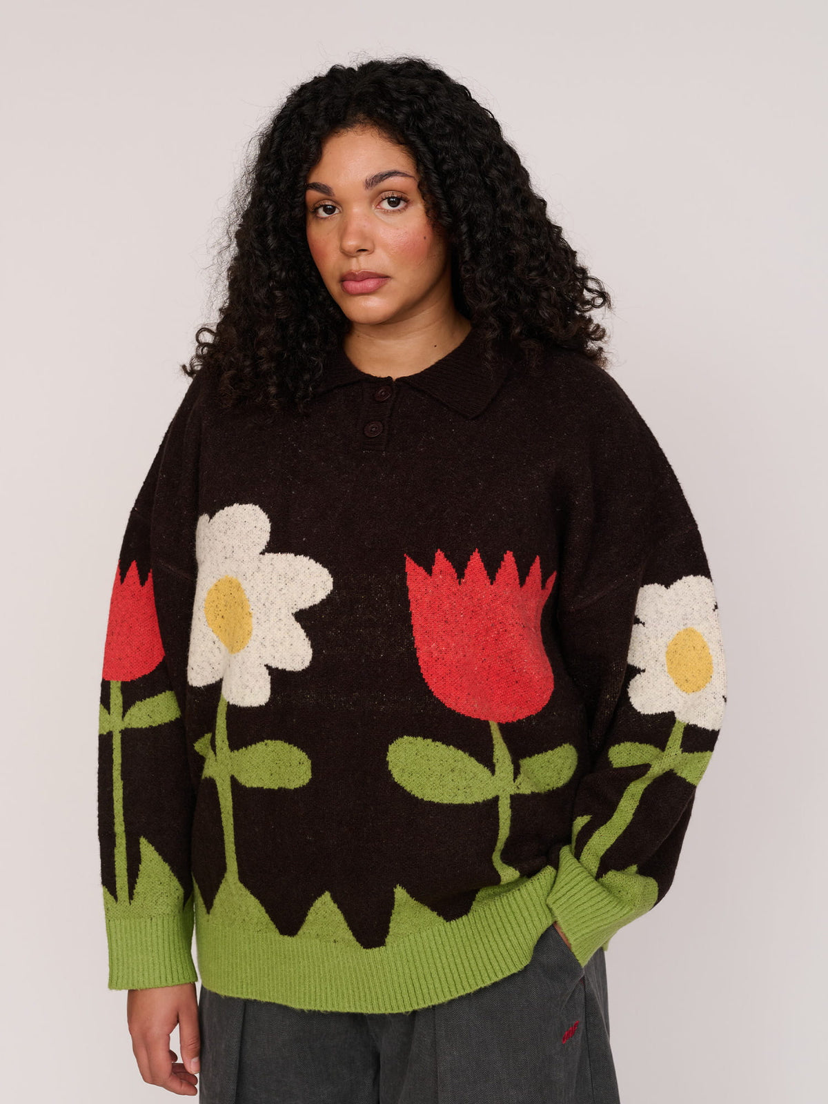 model:Elena wears size XXL and is 5’10”