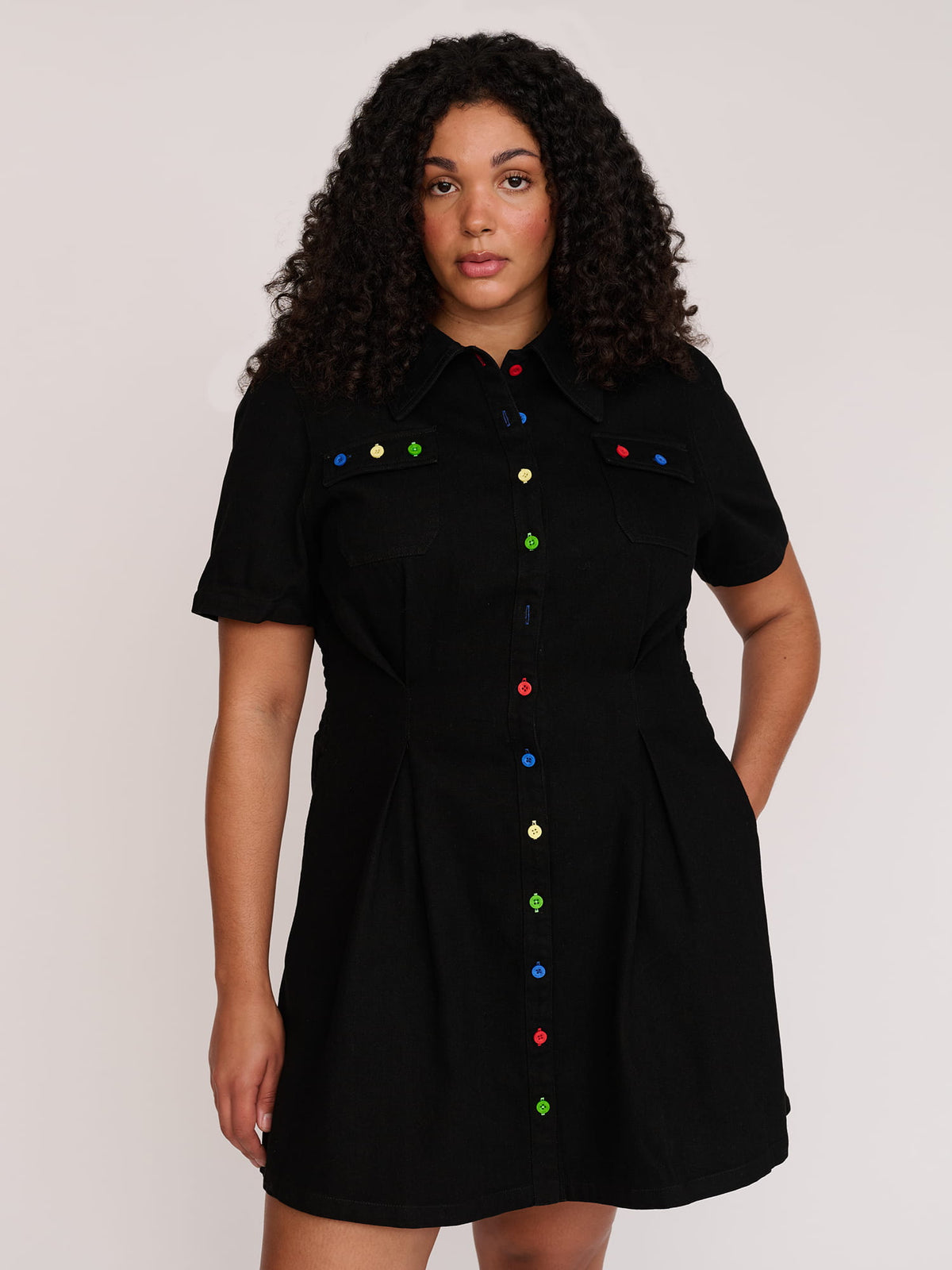collection-curve, collection-curve-dresses, model:Elena wears size 18 and is 5’10”