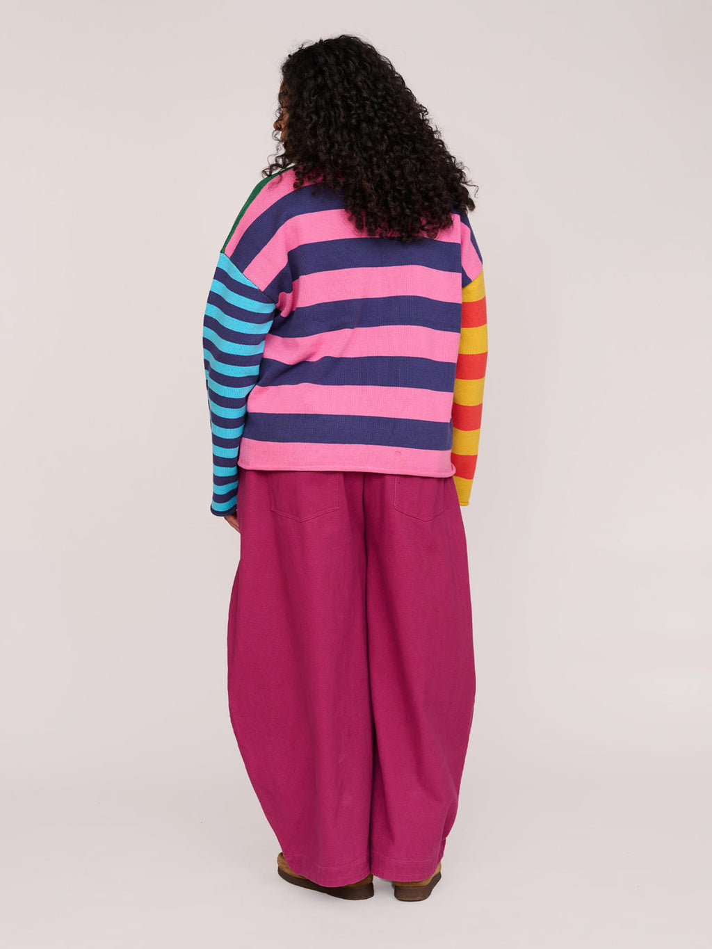 model:Elena wears size XXL and is 5’10”