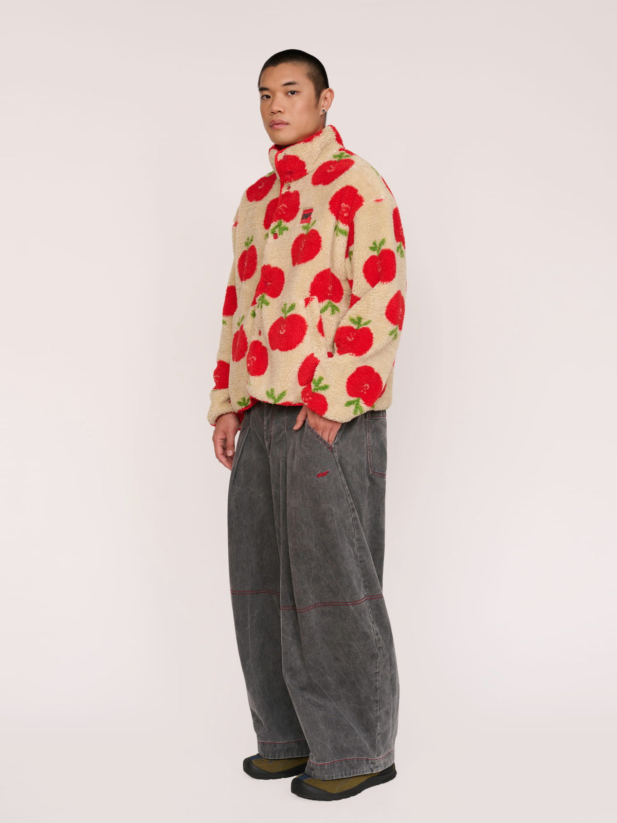 model:Andrew wears size L and is 5’11”