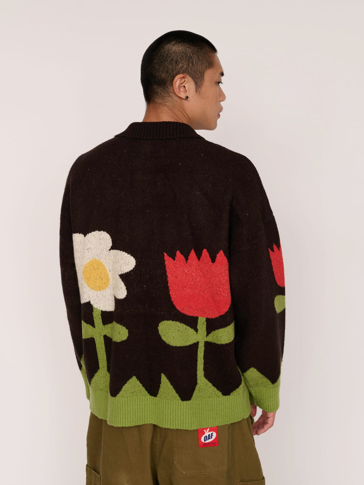 model:Andrew wears size L and is 5’11”