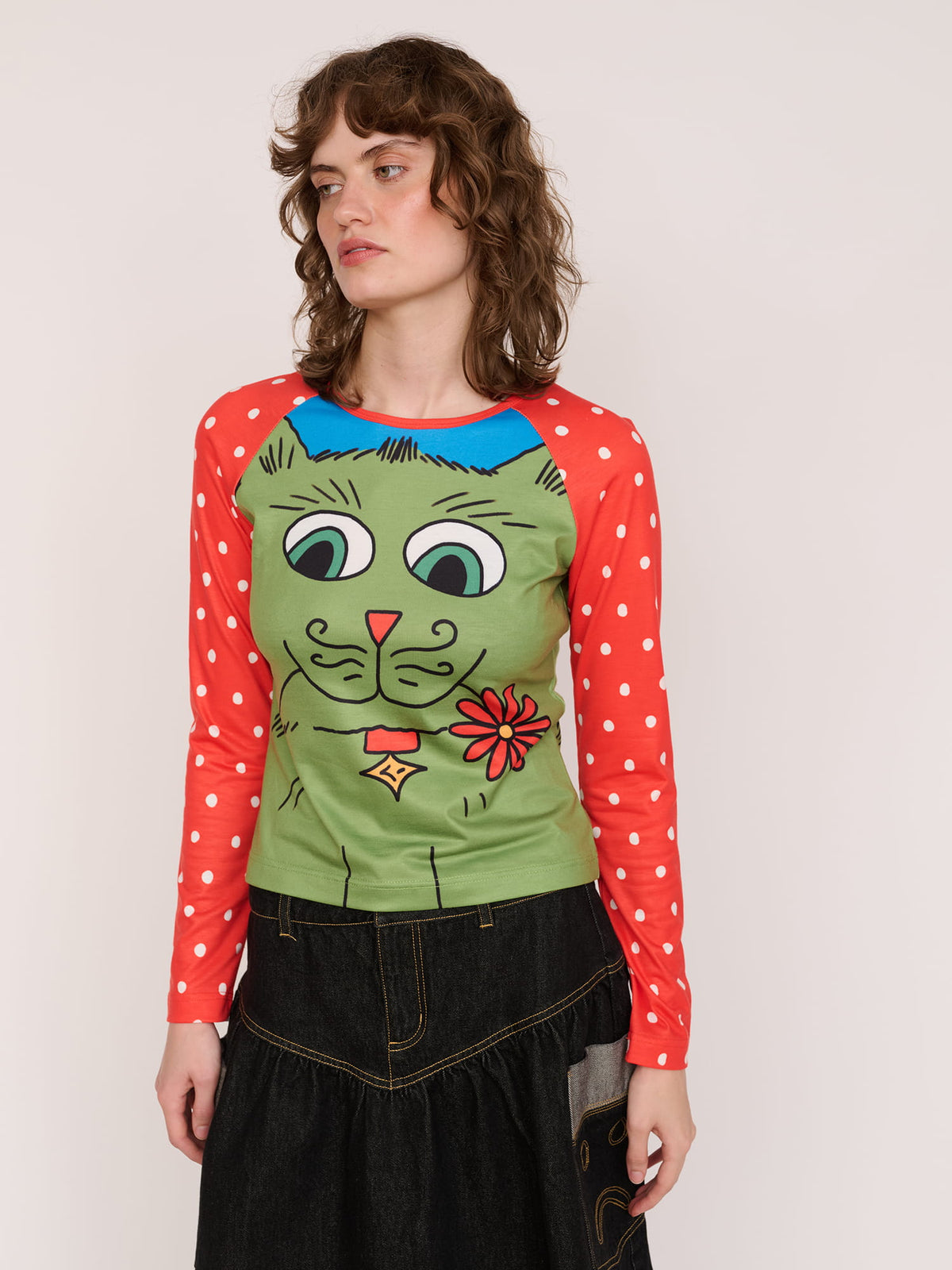 model:Elena wears size 18 and is 5’10”