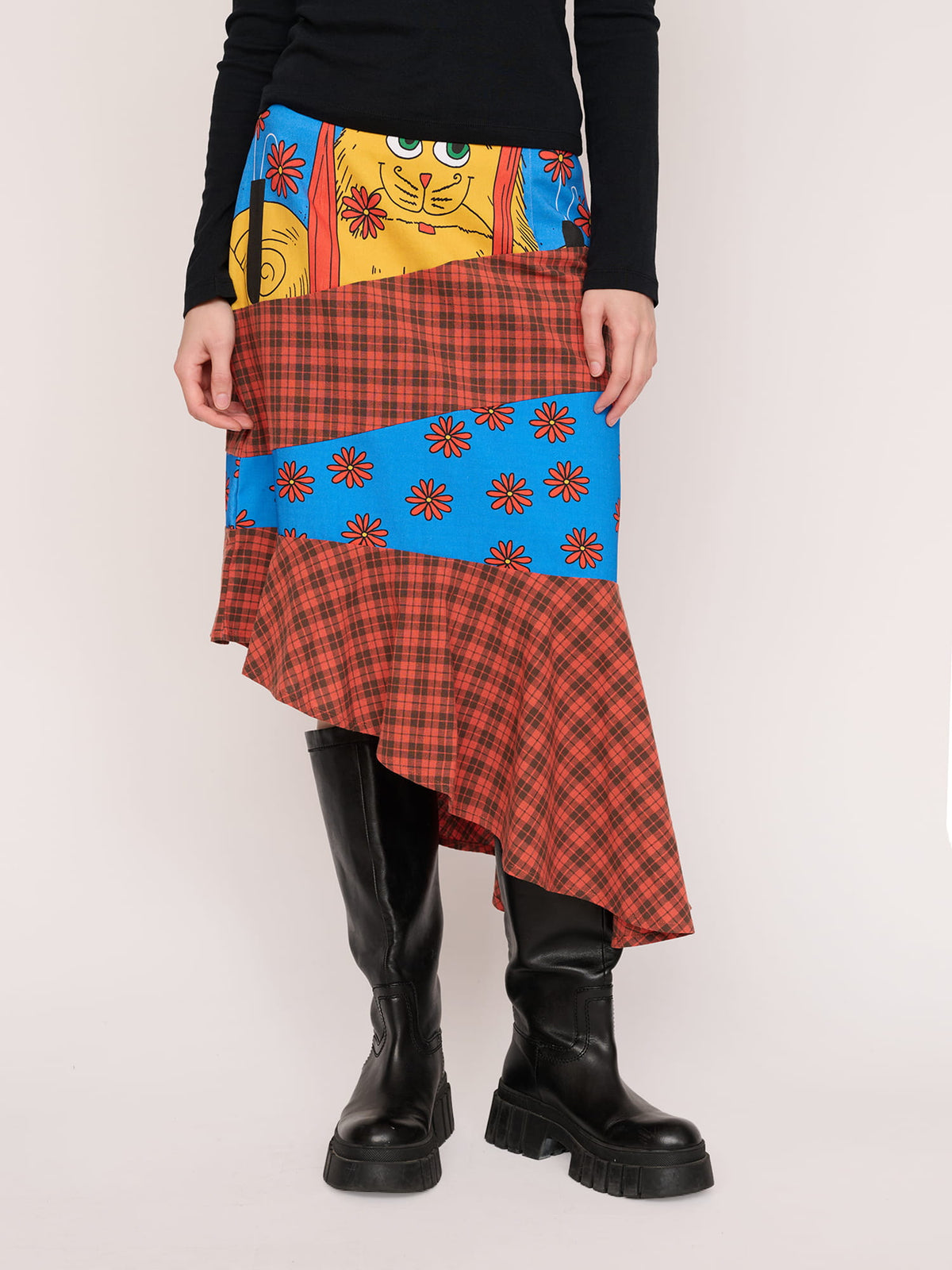 Collection-women-landing, collection-women-new-in-1, collection-all-skirts, model:Ines wears size 8 and is 5’8”
