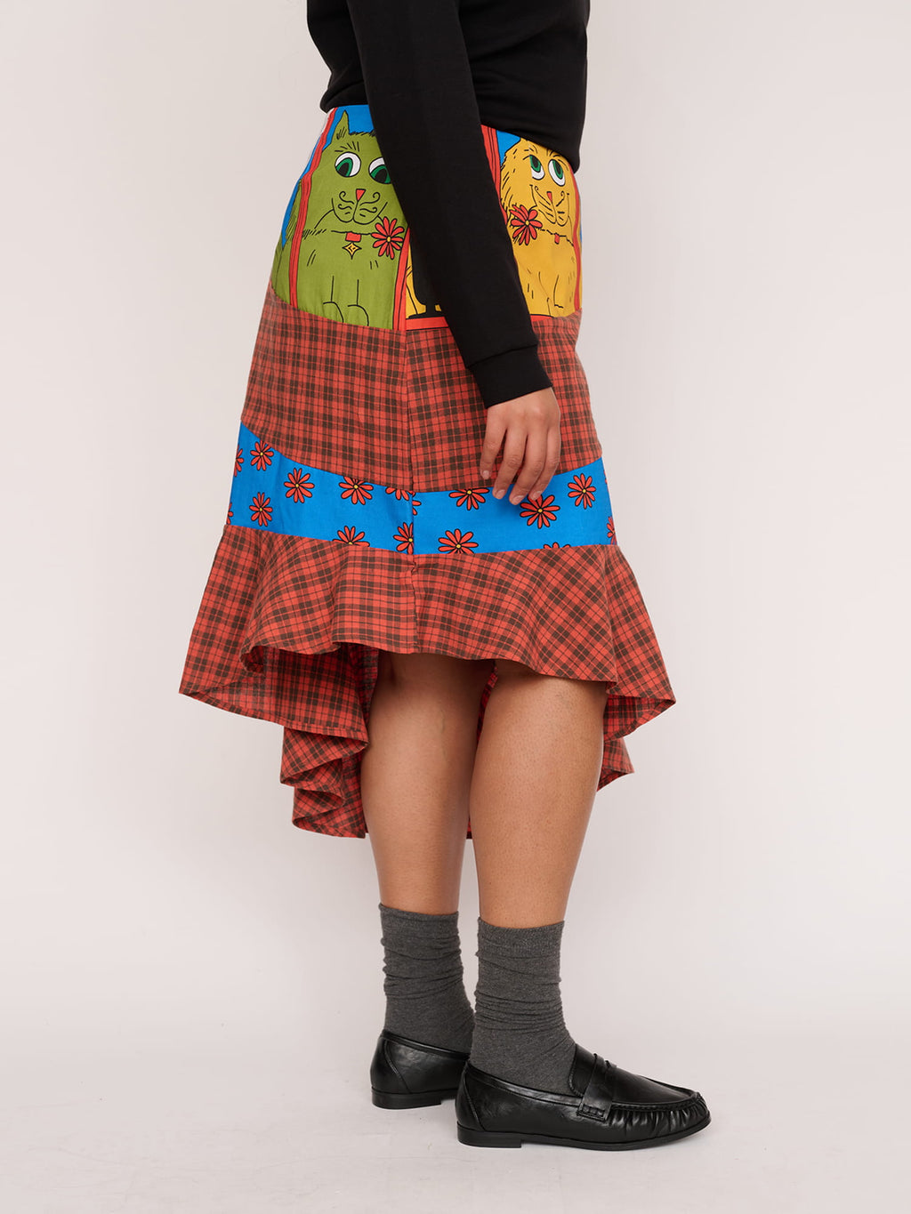 model:Elena wears size 18 and is 5’10”