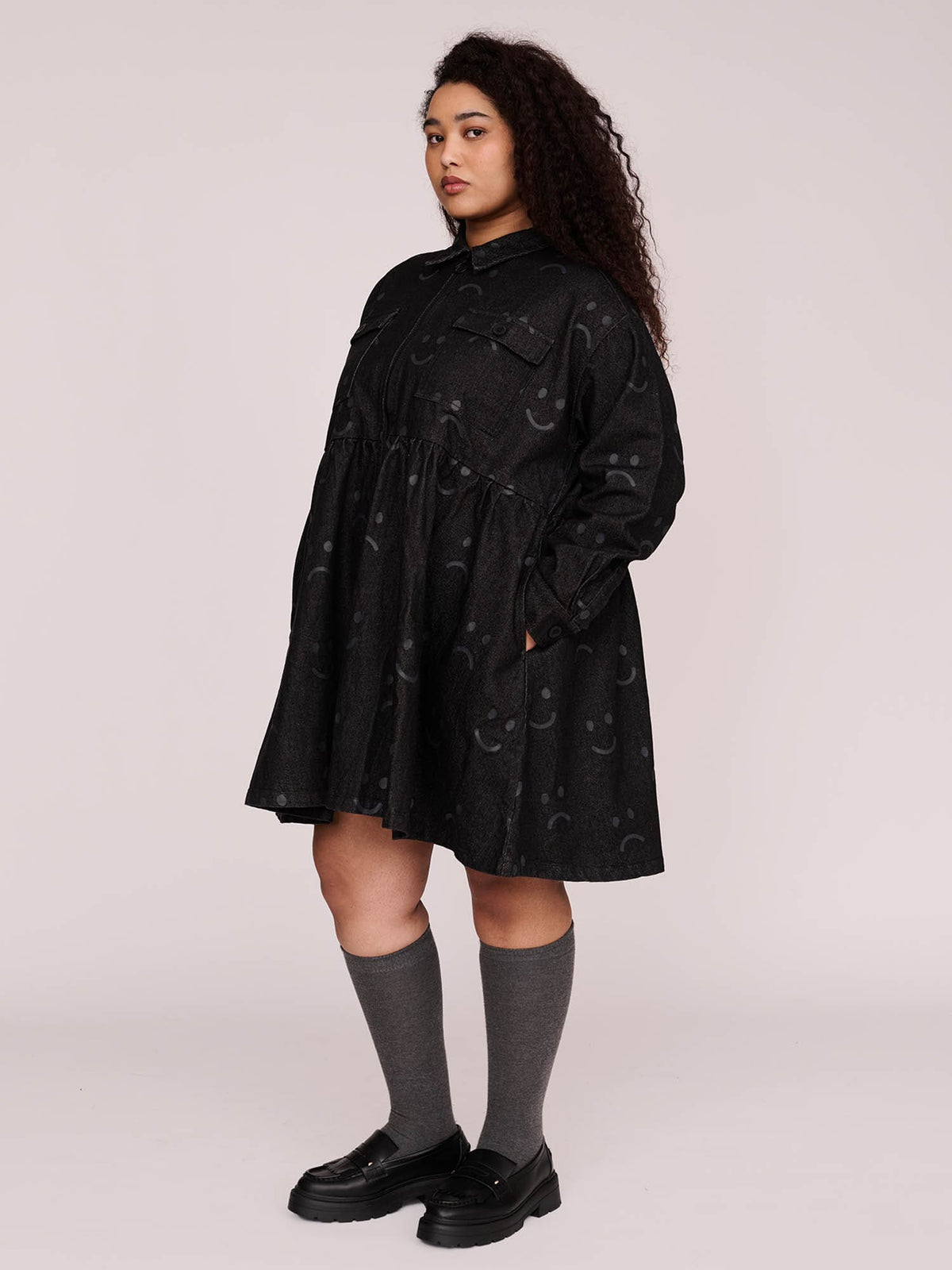 model:Zaynab wears size XXL and is 5’8”