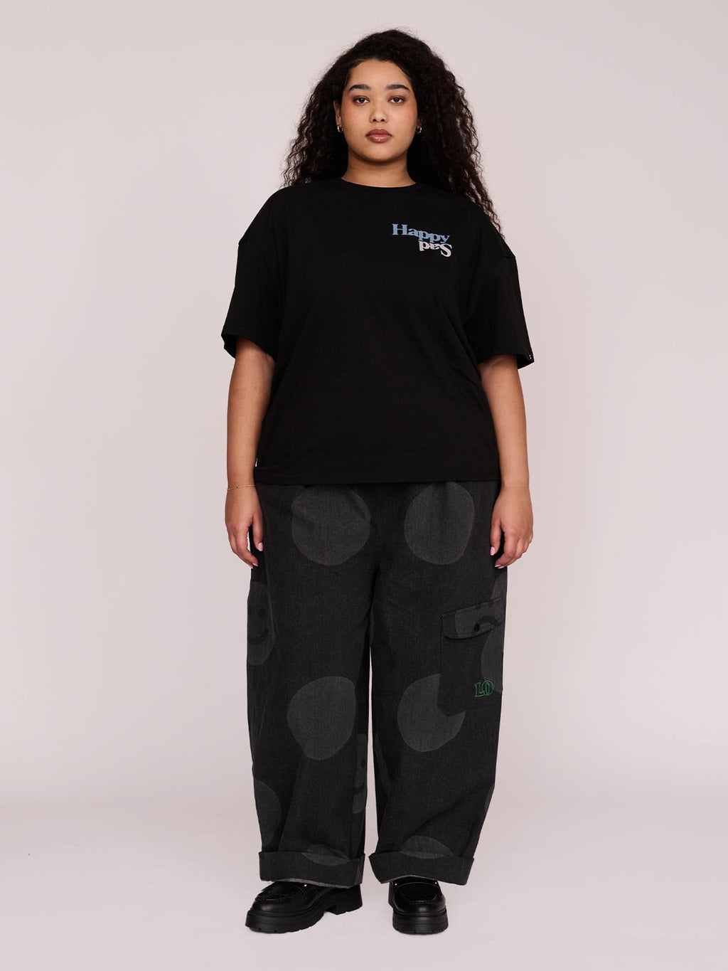 model:Zaynab wears size XXL and is 5’8”