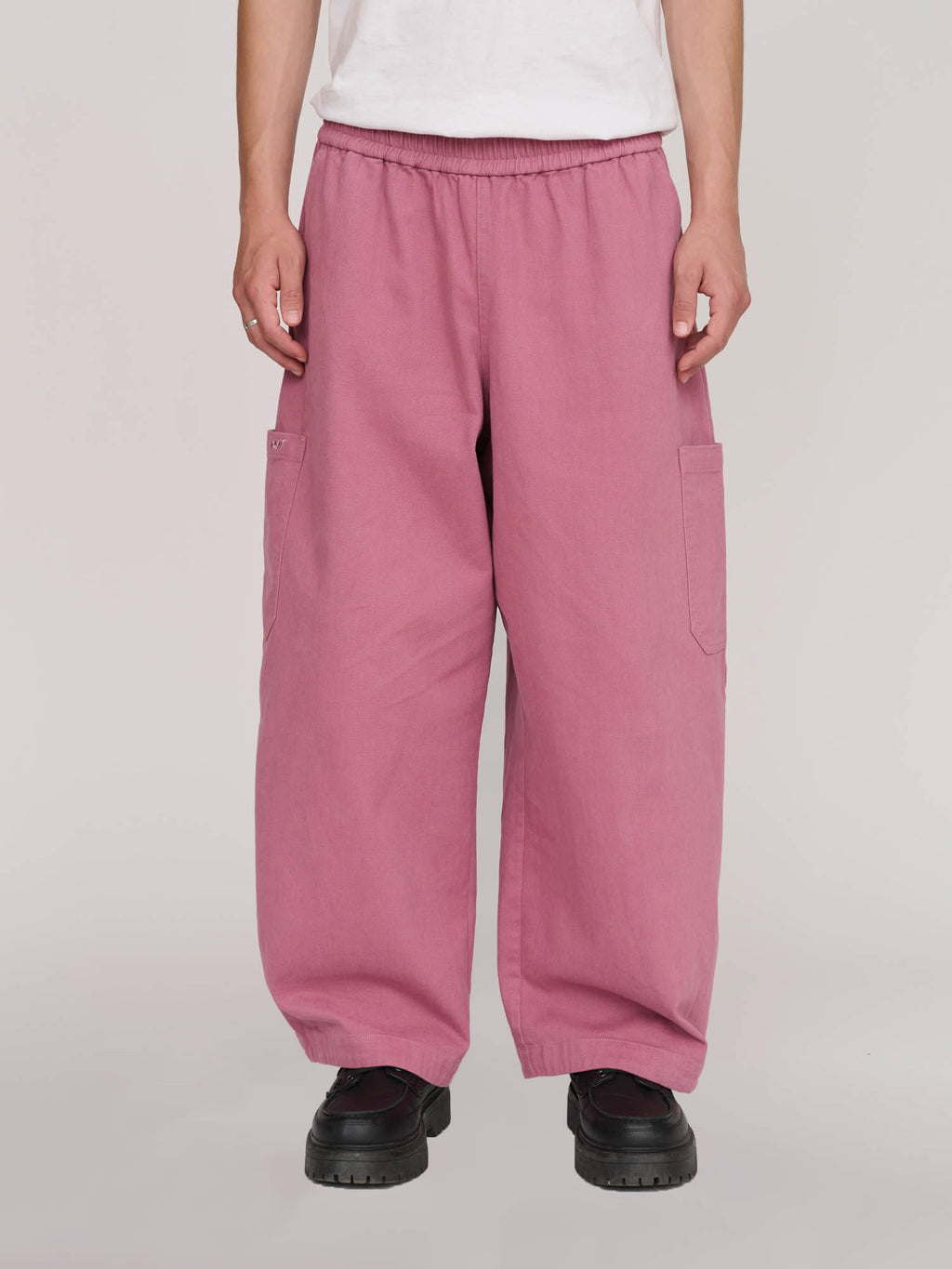model:Max wears size L and is 6’1”
