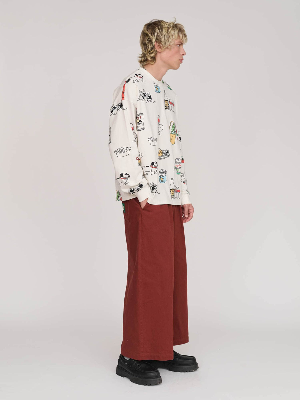 model:Max wears size L and is 6’1”