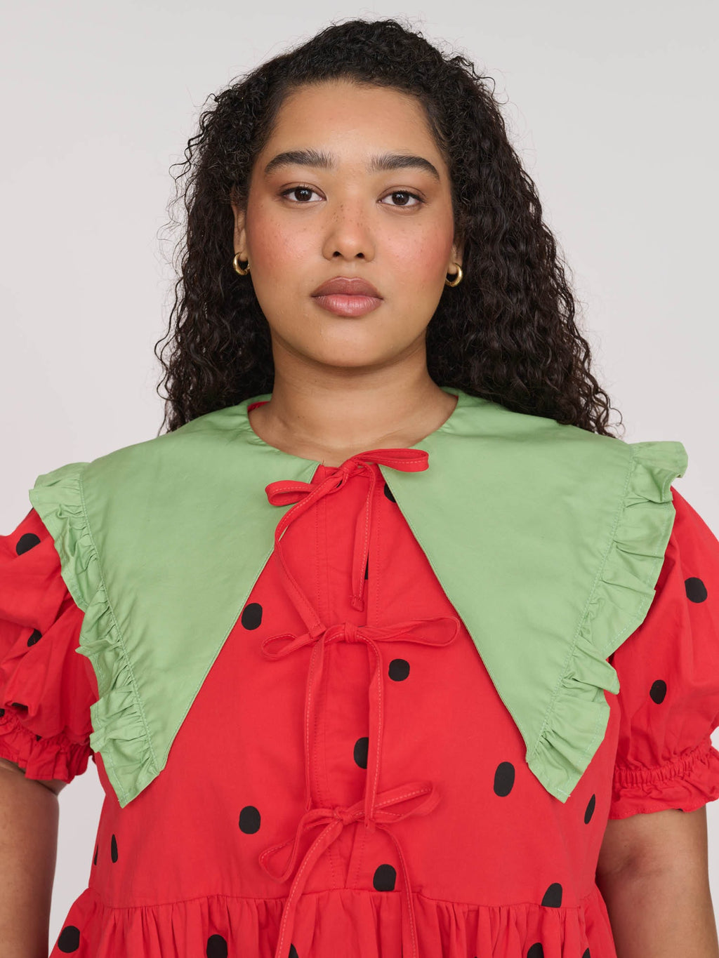 model:Zaynab wears size XXL and is 5’8”