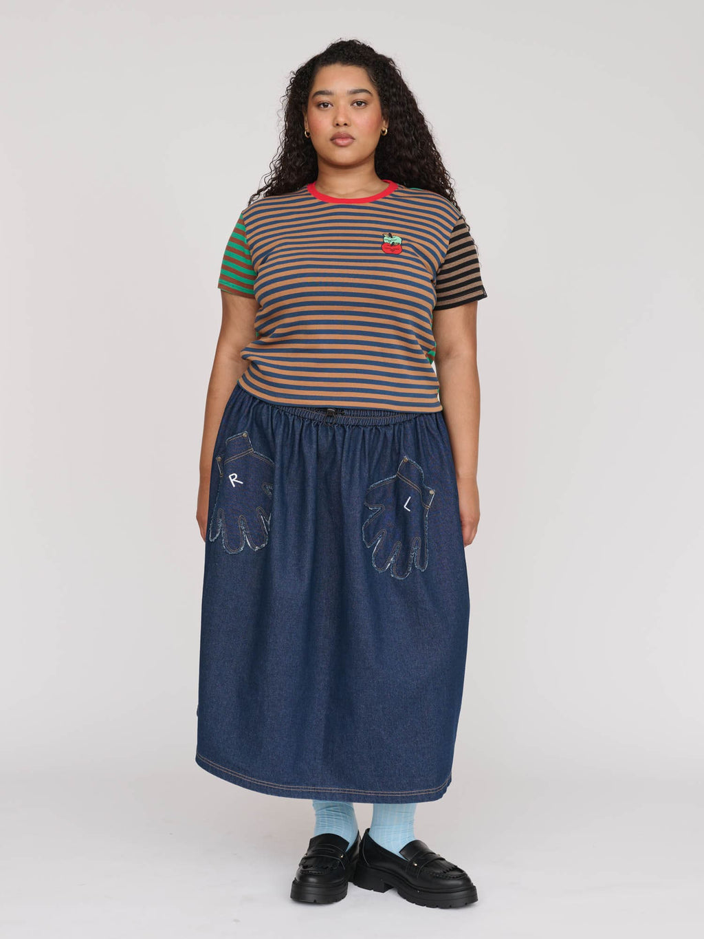 model:Zaynab wears size XXL and is 5’8”