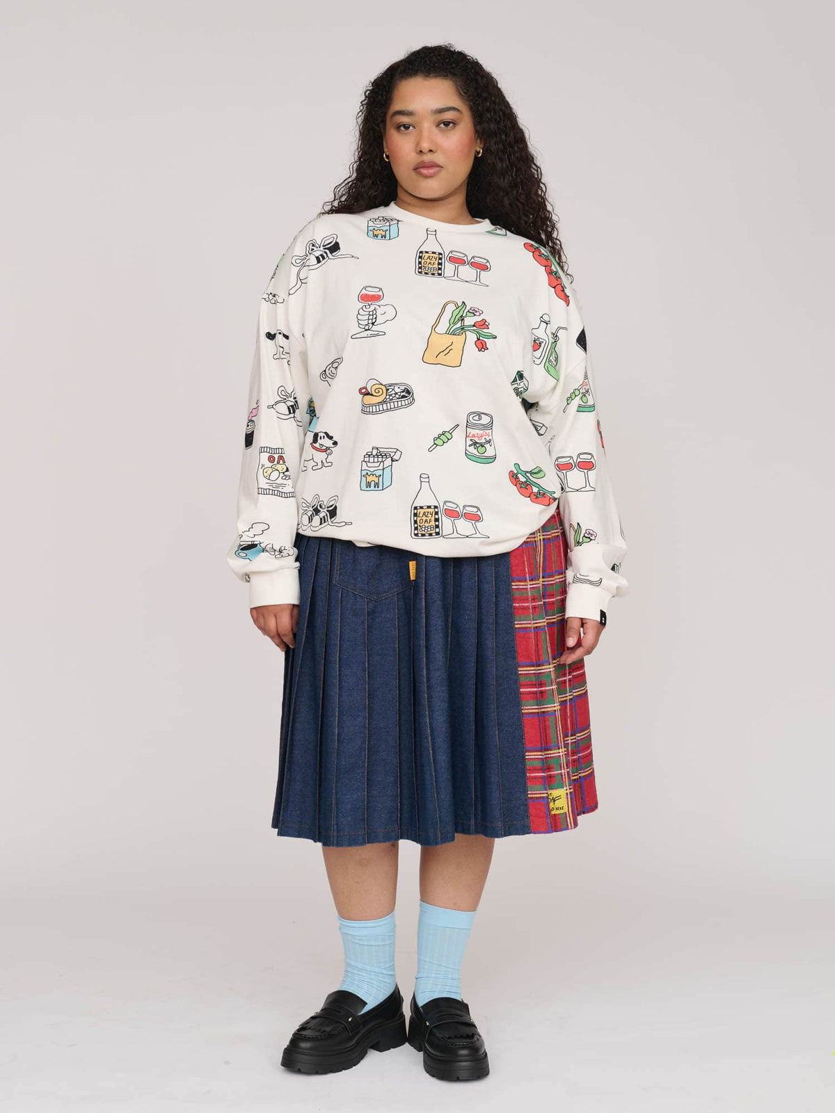 model:Zaynab wears size XXL and is 5’8”