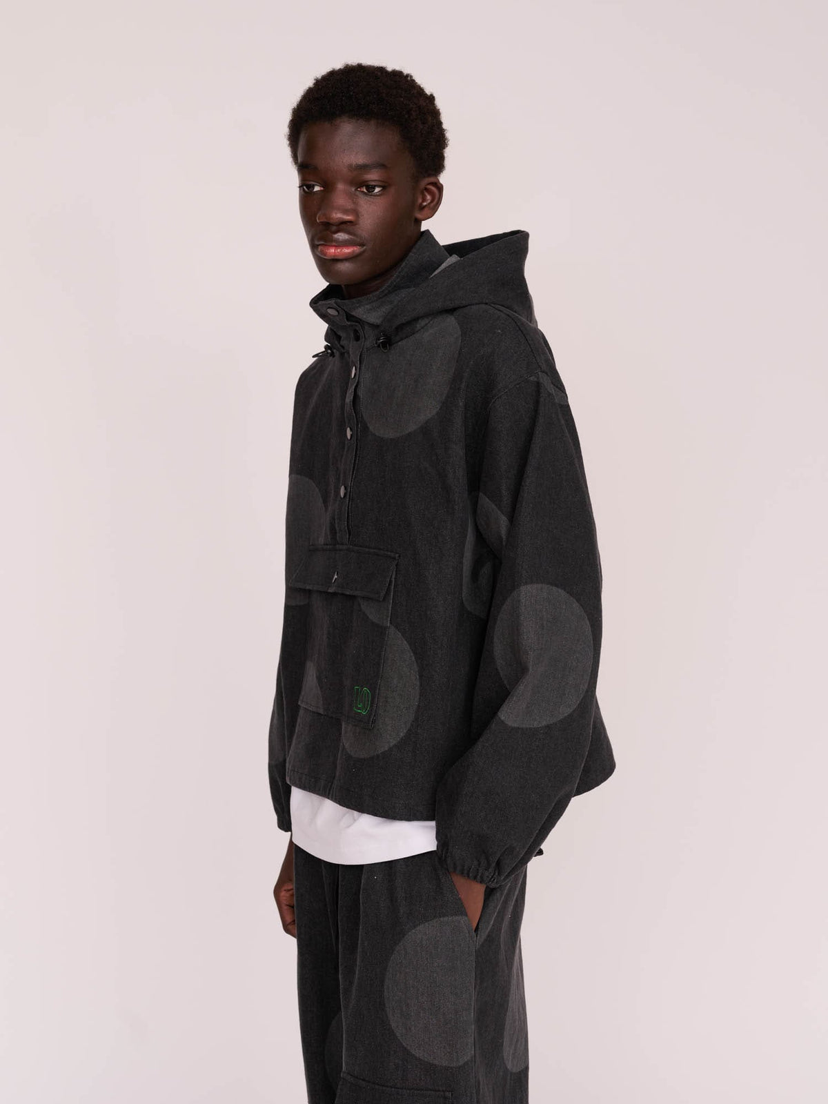 model:Elhadj wears size L and is 6’1”