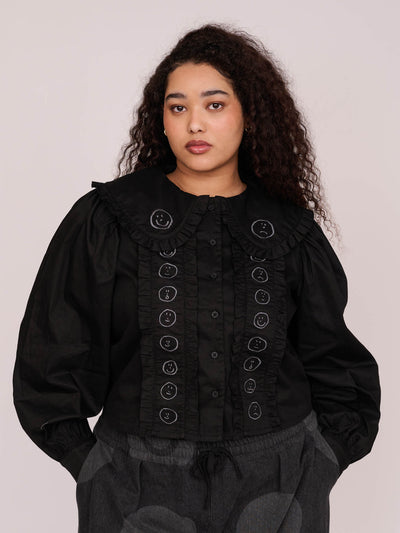  model:Zaynab wears size XXL and is 5’8”