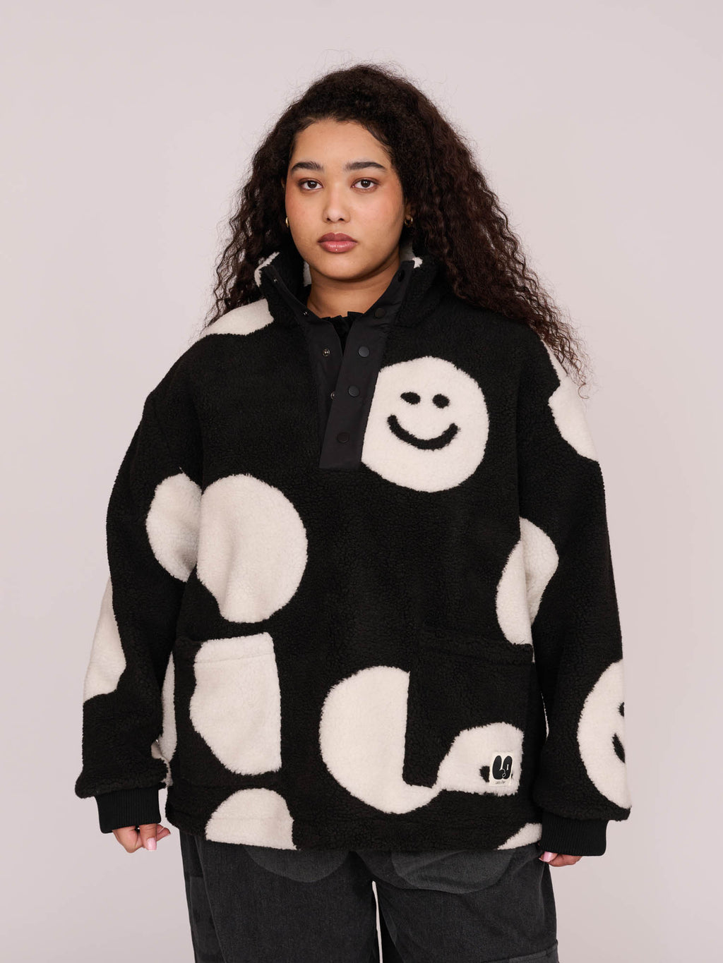 collection-curve, model:Zaynab wears size XXL and is 5’8”