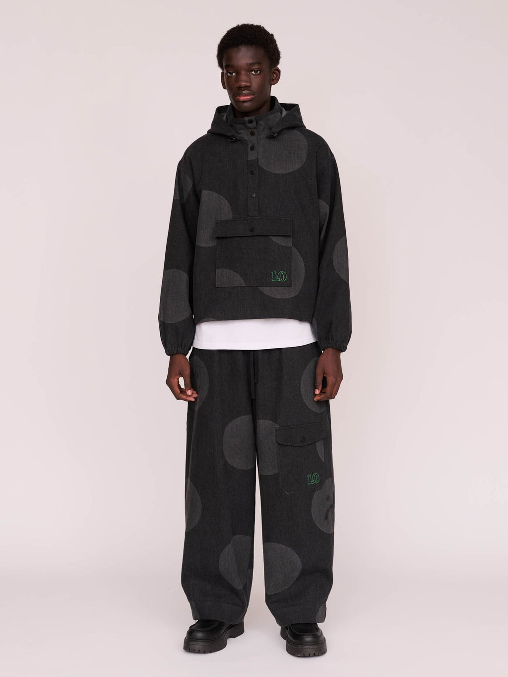 model:Elhadj wears size L and is 6’1”