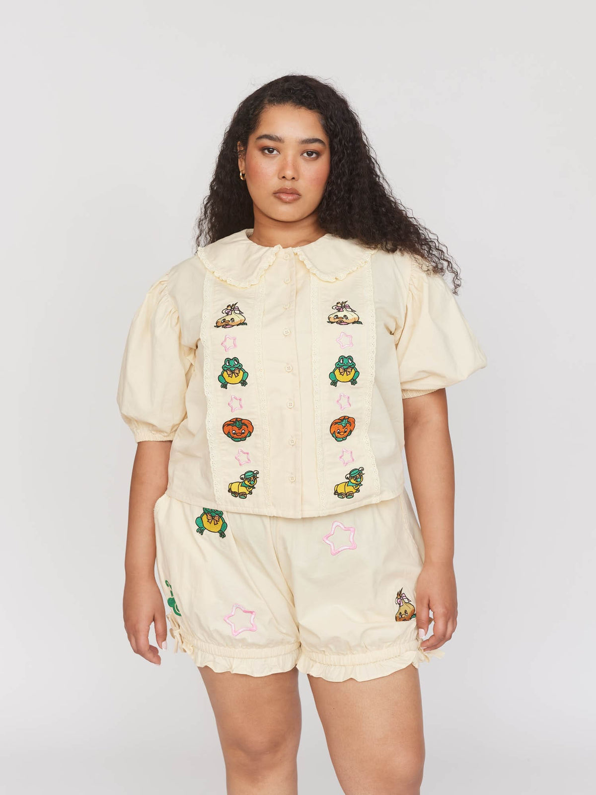 collection-curve, model:Zaynab wears size XL and is 5’8”