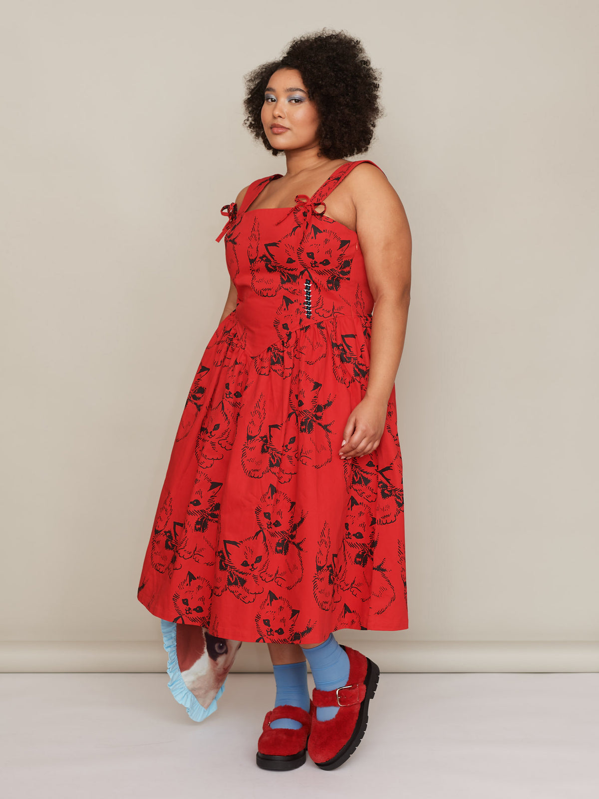 model:Zaynab wears size 18 and is 5’8”