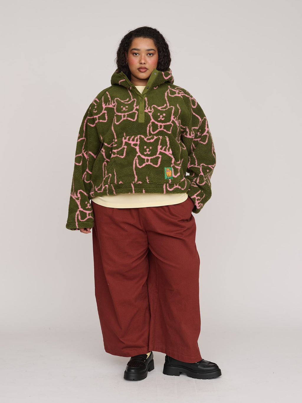 model:Zaynab wears size XXL and is 5’8”