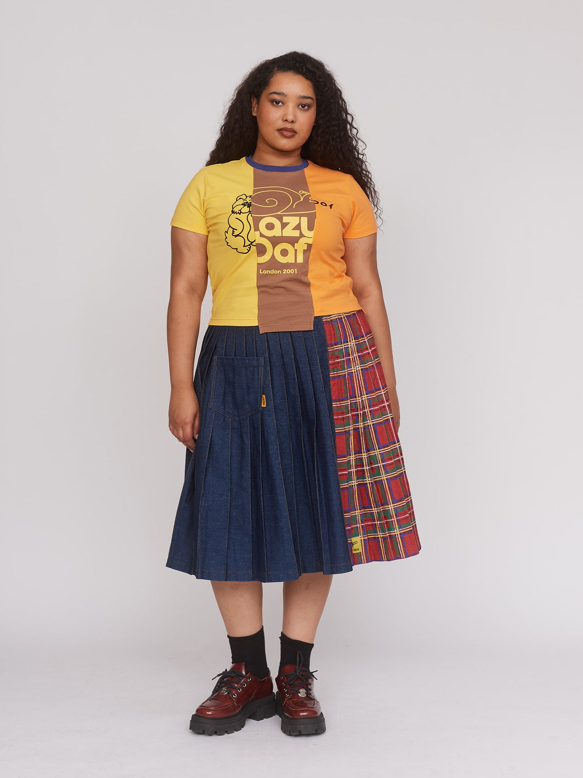 model:Zaynab wears size XXL and is 5’8”