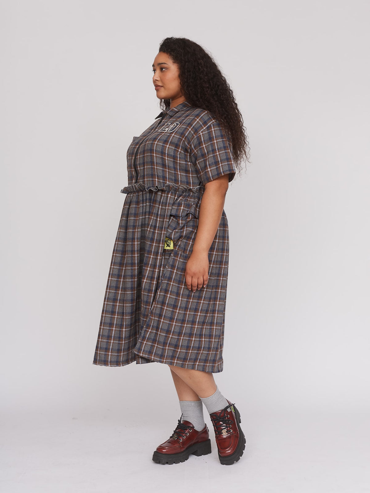 model:Zaynab wears size XXL and is 5’8”