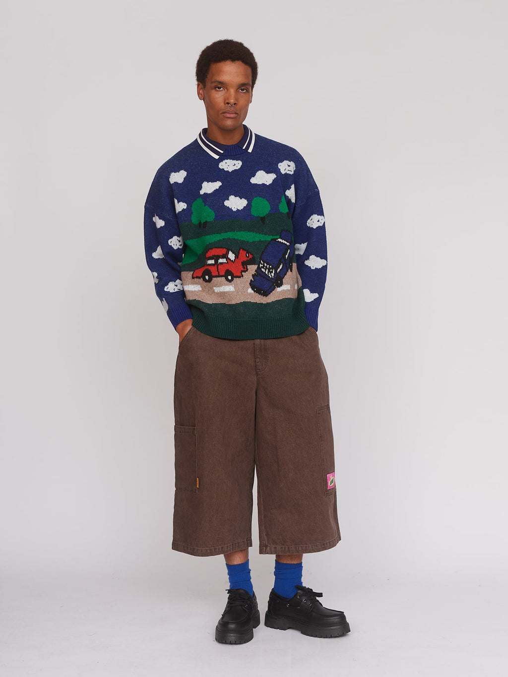 model:Fiki wears size 26 and is 6’3”