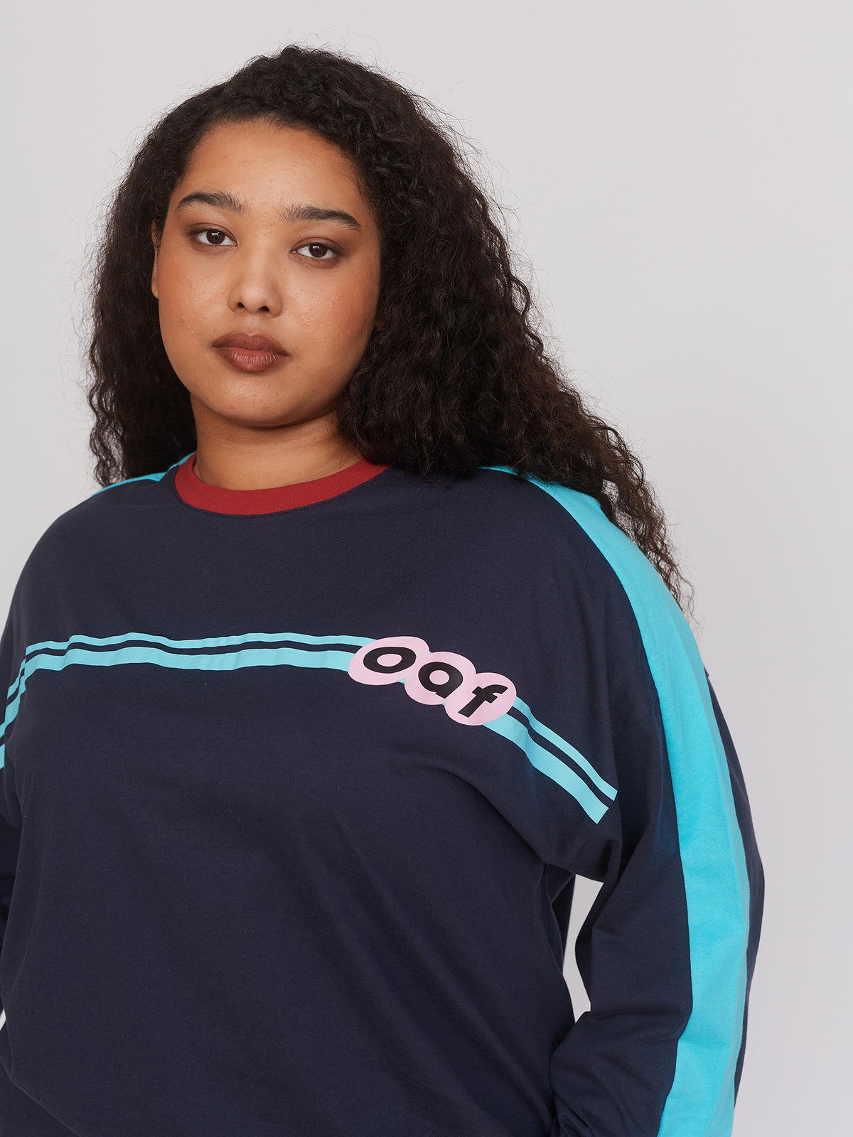 model:Zaynab wears size XXL and is 5’8”