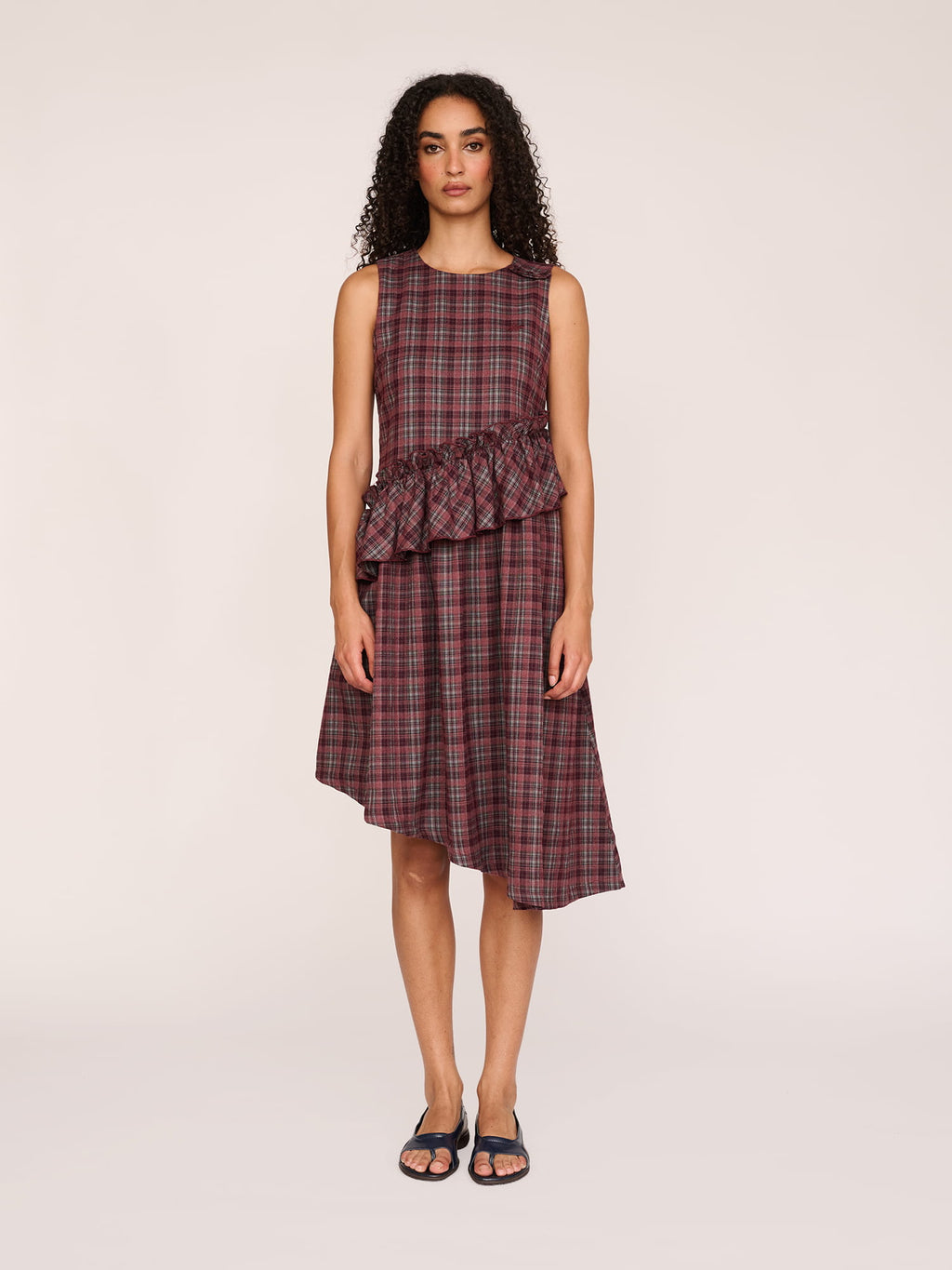 Collection-women-landing, collection-women-new-in-1, collection-womens-dresses, model:Furra wears size S and is 5’10”