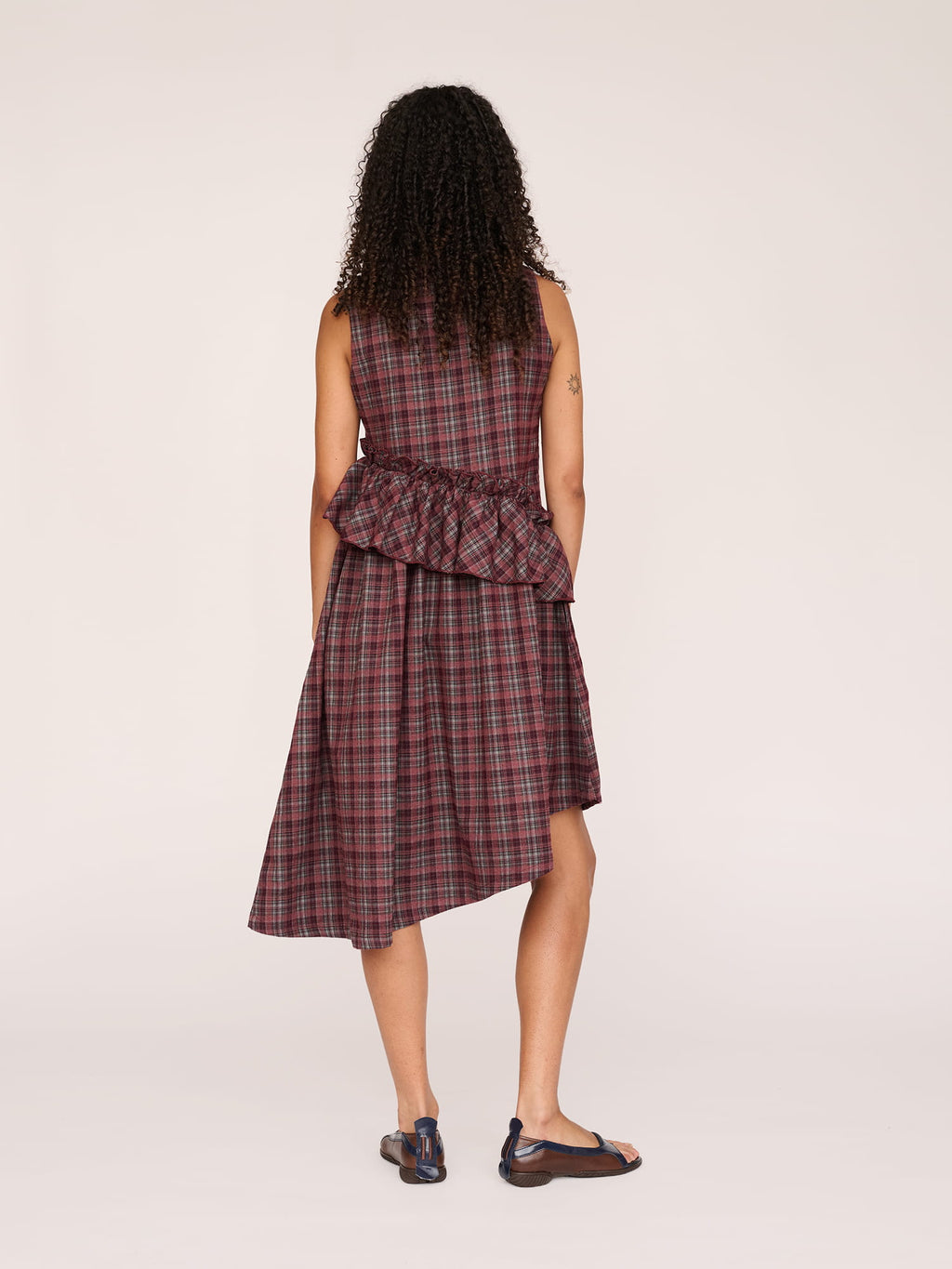 model:Furra wears size S and is 5’10”