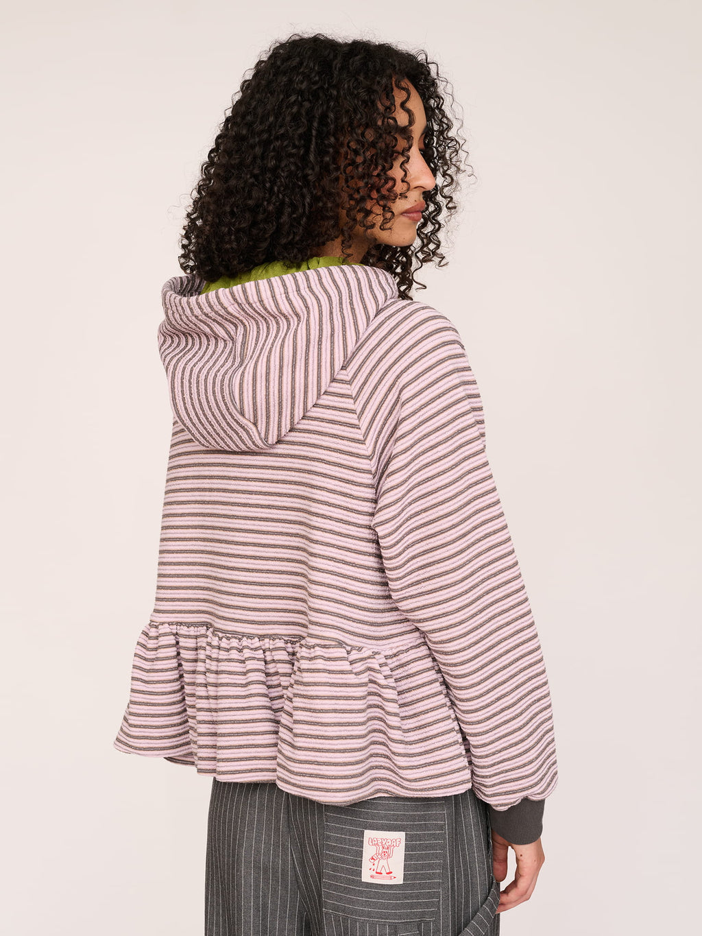 model:Furra wears size S and is 5’10” 