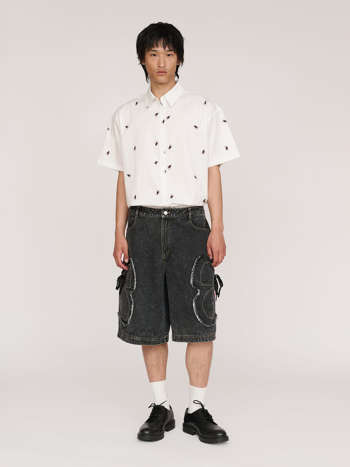 model:Quinuo wears size W26 and is 6’0”